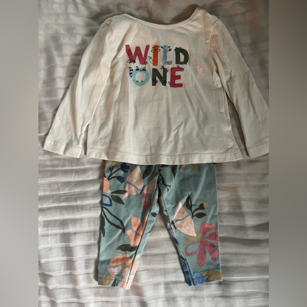 (3/10$) •Baby Girl Outfit Carters & Joe fresh 6-12M•